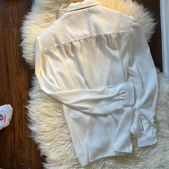 Brand new Classic white blouse - Picture 3 of 4